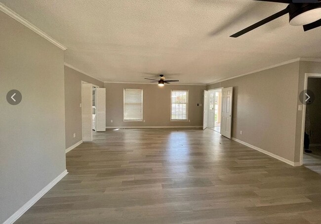 Photo - 3107 Redwood Dr