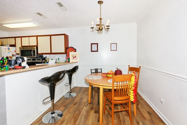 Photo - 103 Stratford Dr