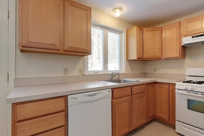 Photo - 661 South Rd