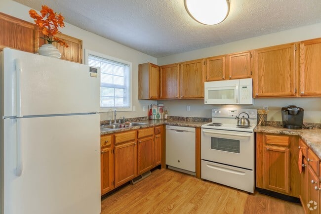 Kitchen - Hidden Hills at Oakdale