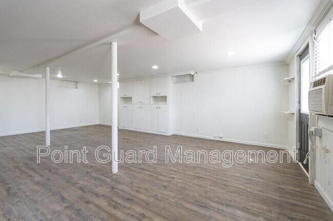 Photo - 3700 E 16th St N