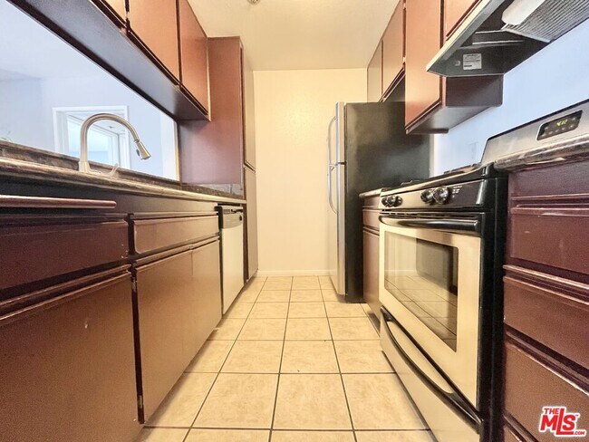 Photo - 100 Clark Dr Unidad 108