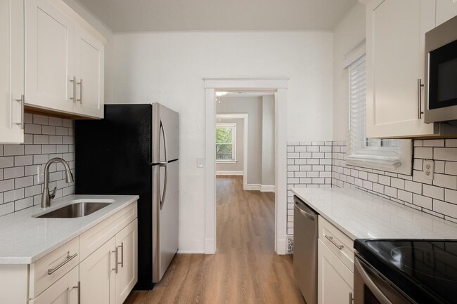 Building Photo - 4122 Locust St Unit 4122-1