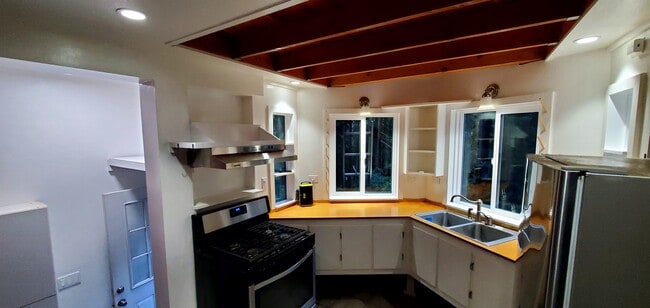 Building Photo - 787 Applewood Rd Unit 1st floor