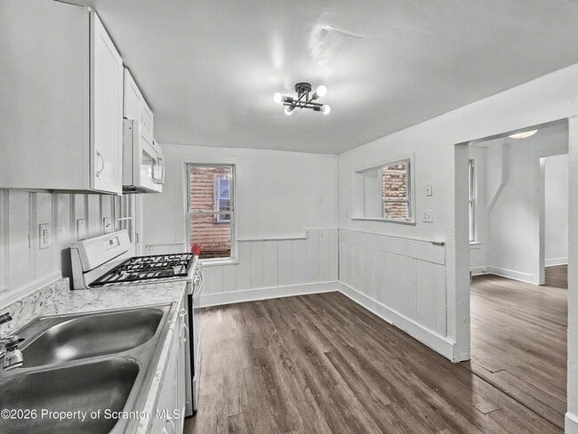 Photo - 907 Green Ridge St Unit R