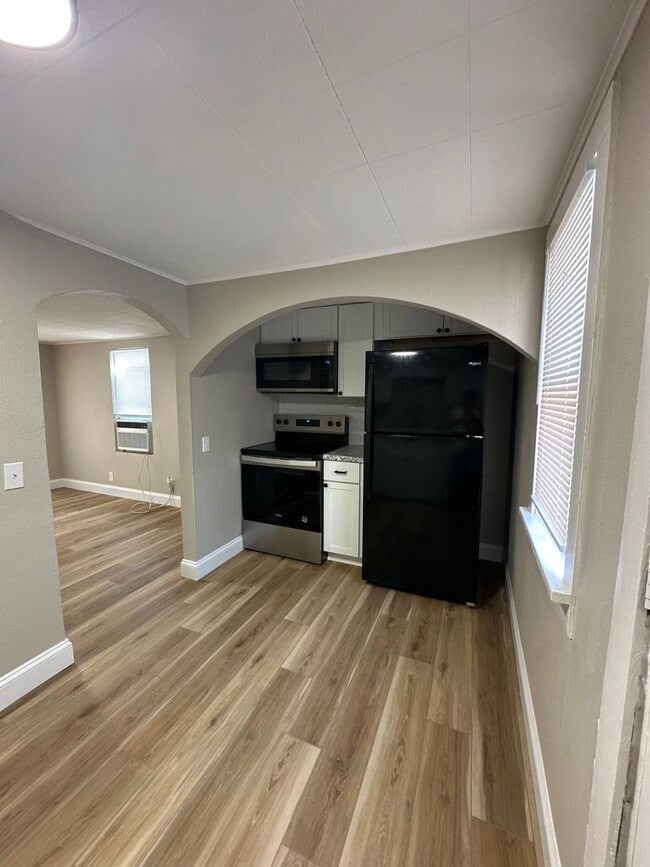 Photo - Charming 1 bed/1 bath apartment!