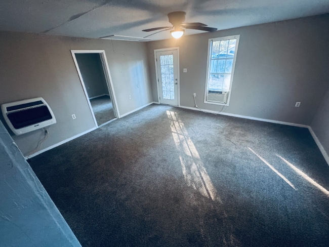 Photo - 889 Baker Rd