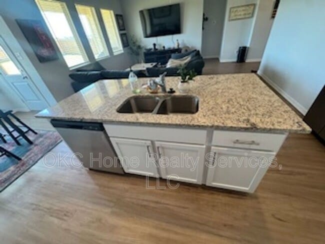 Photo - 9116 SW 18th St