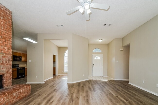 Photo - 2310 Summit Dr