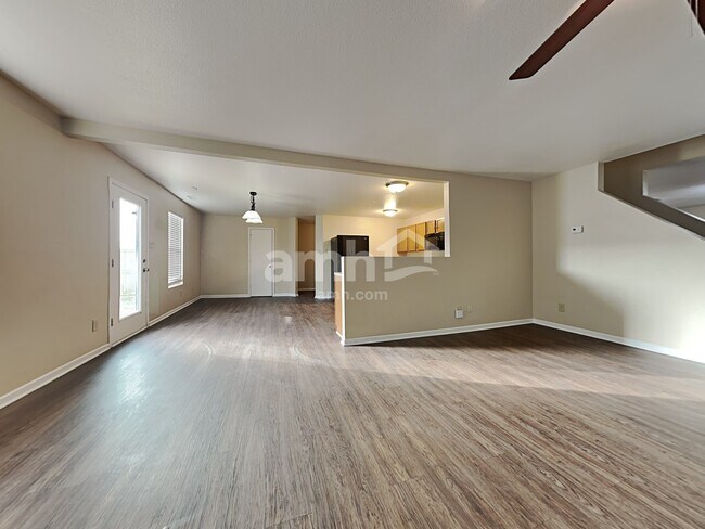 Photo - 2337 Blackthorn Drive