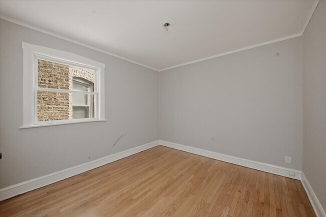 Photo - 5742 N Rockwell St Unit 2