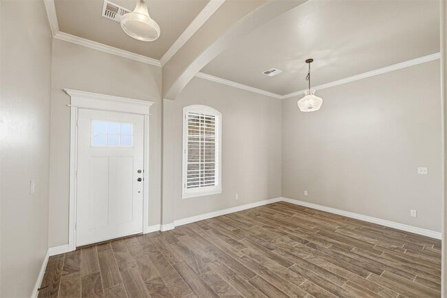 3613 Regal Dr