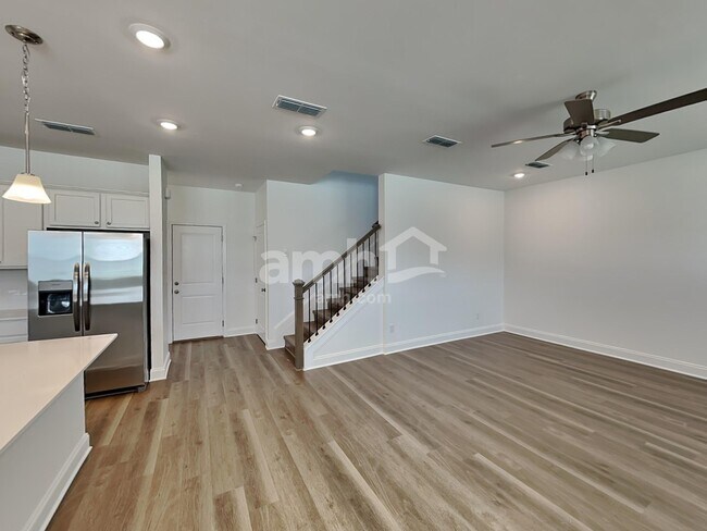 Photo - 210 Argea Dr