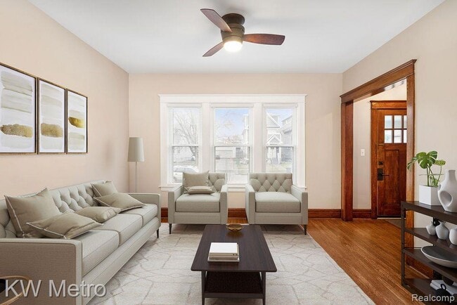 Photo - 434 N Center St