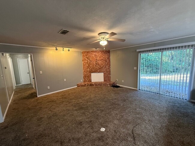 Photo - Comfortable SW Gainesville Home with Large Yard