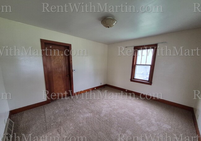 1359 Garden Ave