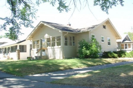 Building Photo - 301 Burlington Ave Rental