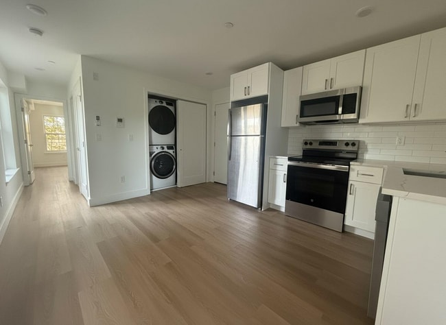 Building Photo - 3517 N 16th St Unit 3F