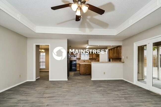 Photo - 3 Bedroom Pet-Friendly Home in North Richland Hills, TX with Main Street Renewal