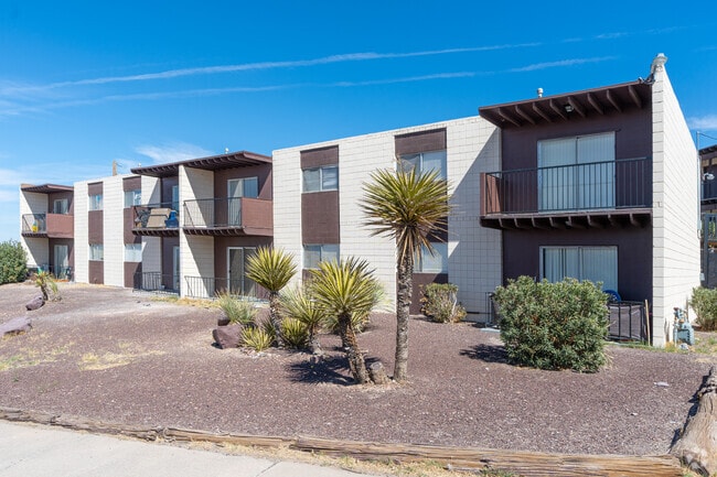 5252 Carousel Dr