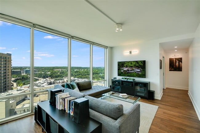 Building Photo - 300 Bowie St Unit 1403