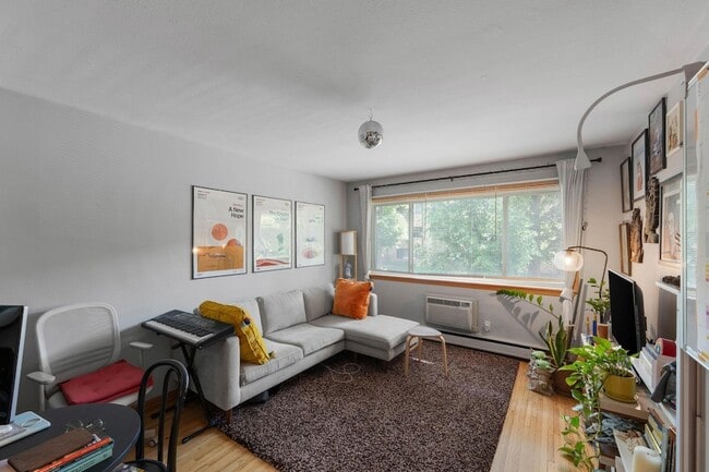 Photo - 2112 Garfield Ave