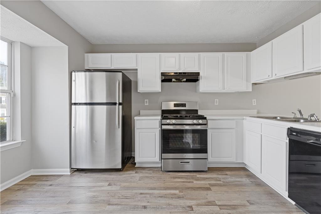 Photo - 5940 Hampton Ct
