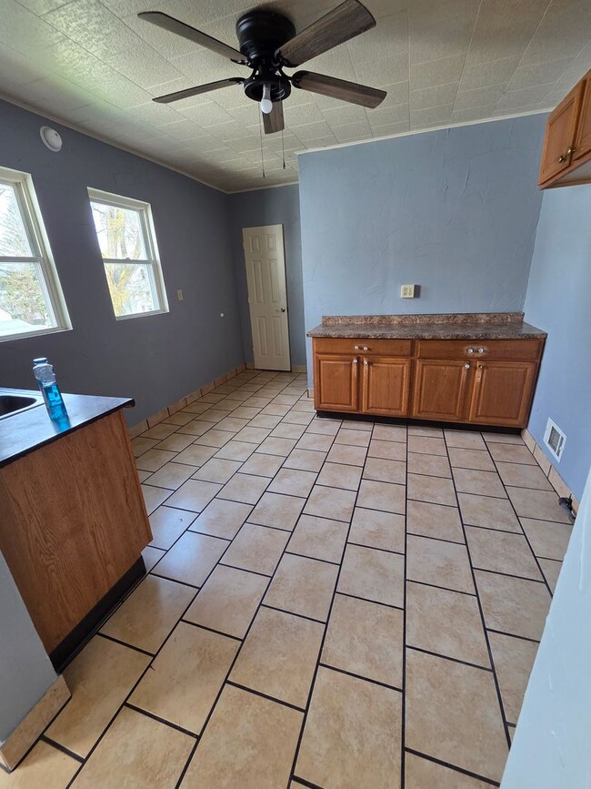 Photo - 1048 E 4th St Unit 1048 E 4th St