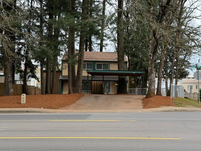 Building Photo - Sunnyside Duplex Unit 4894