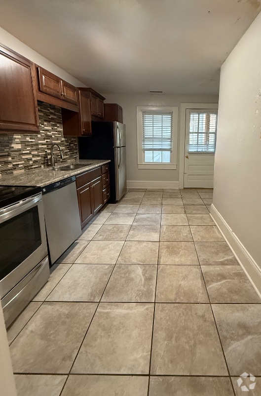Building Photo - 315 Hillcrest Dr Rental