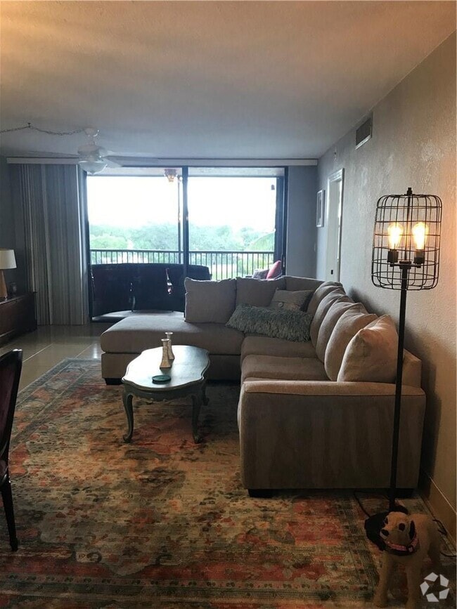 Building Photo - 100 NW 76th Ave Unit 407 Rental