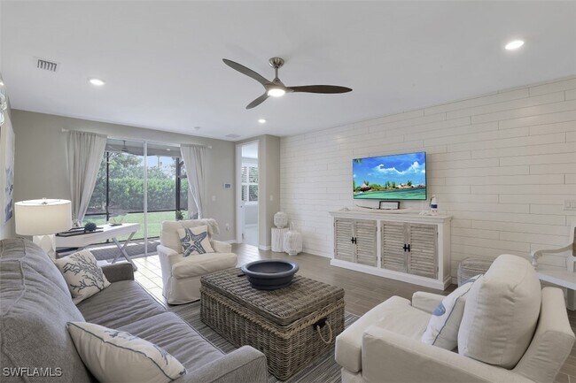 Photo - 14663 Edgewater Cir