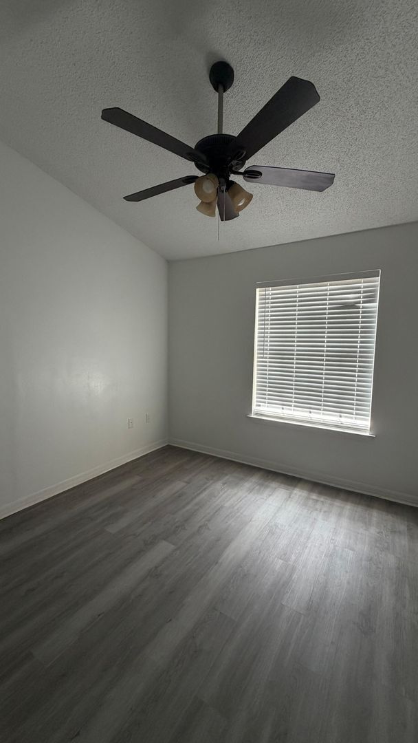 Photo - 421 Fountainhead Cir