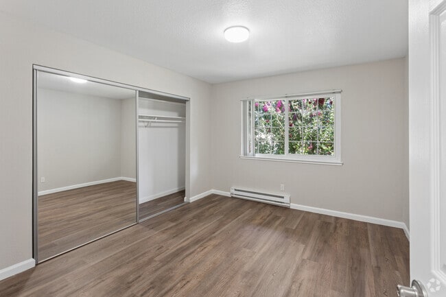 1BR, 1BA - 683SF - Bedroom