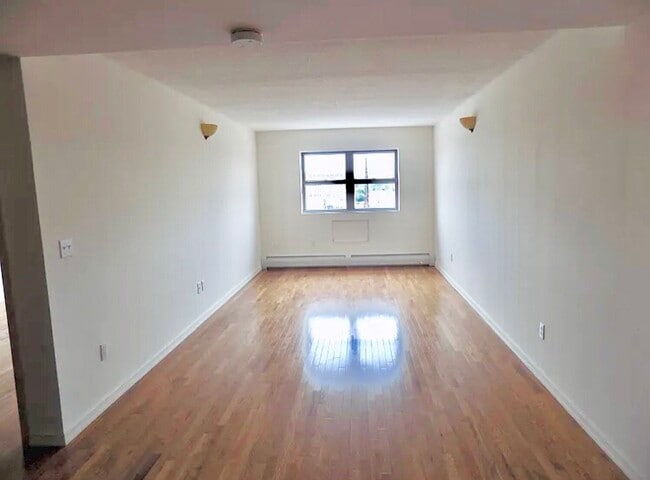 Photo - 14 Brooklyn Ave