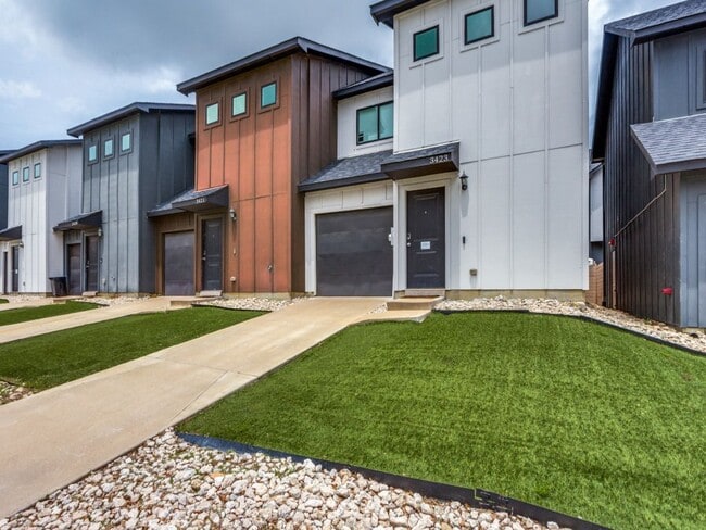 Photo - 3301 Brambleton Hill Pl