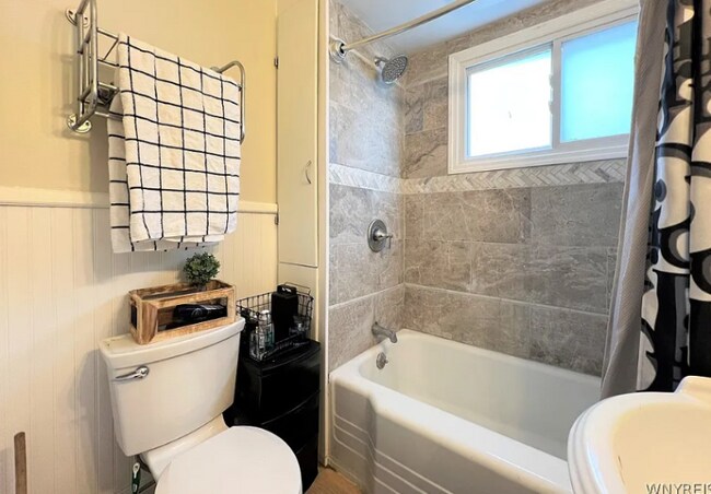 Photo - 2473 Pierce Ave Unidad 1