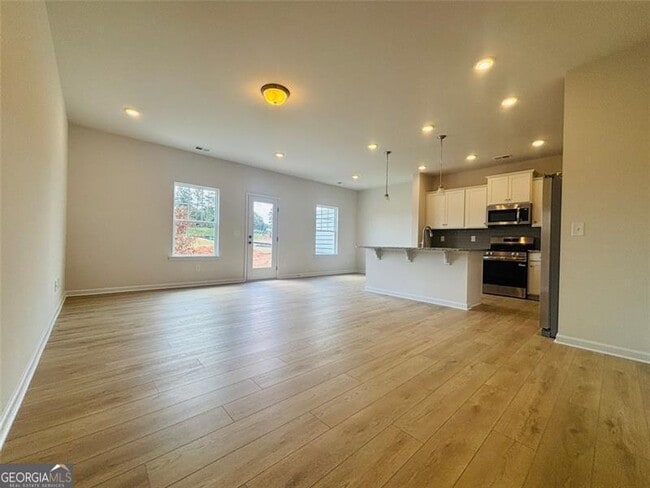 Photo - 206 Bastian Dr