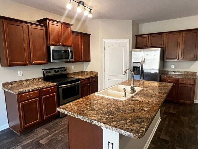 Photo - 5BR/3BA $2400 Monthly Rent AND One Month Free Rent!