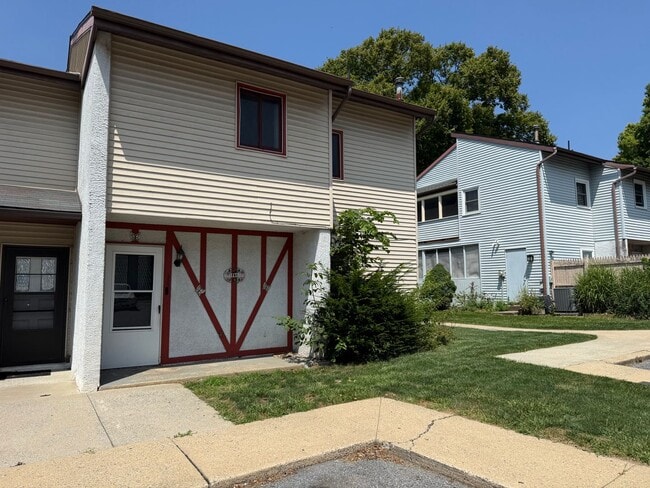 3 bedroom 2.5 bathroom End-of-Row Townhome in Conestoga Valley School District! - 3 bedroom 2.5 bathroom End-of-Row Townhome in Conestoga Valley School District!