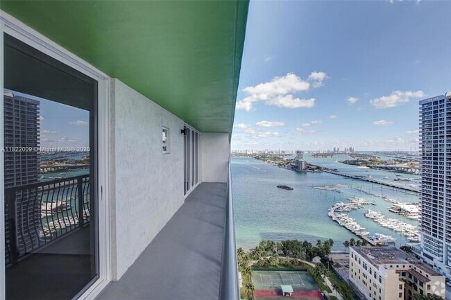 Building Photo - 1756 N Bayshore Dr Unit 17E Rental