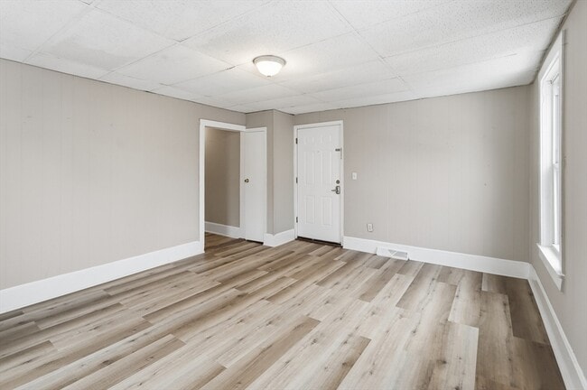 Photo - 14 Hacker St Unit 1