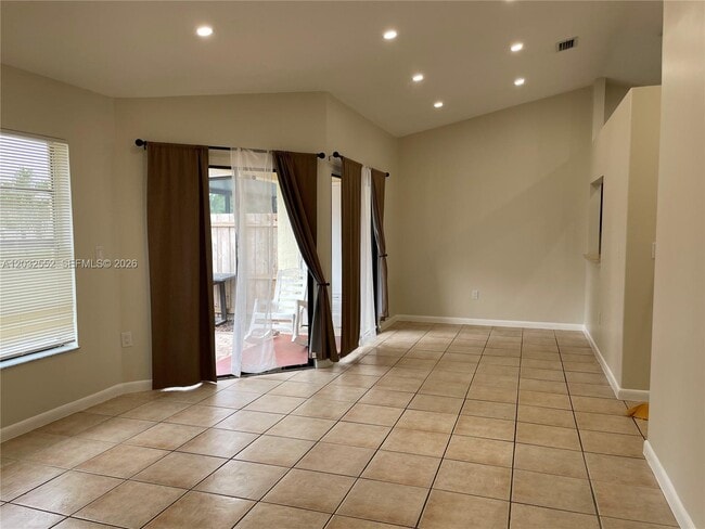 Photo - 1511 San Remo Cir