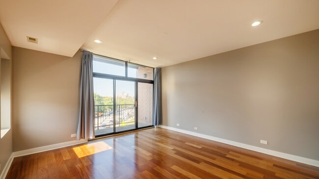 Photo - 651 N Milwaukee Ave Unit 304