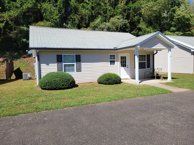 Building Photo - 458 Austin St Rental