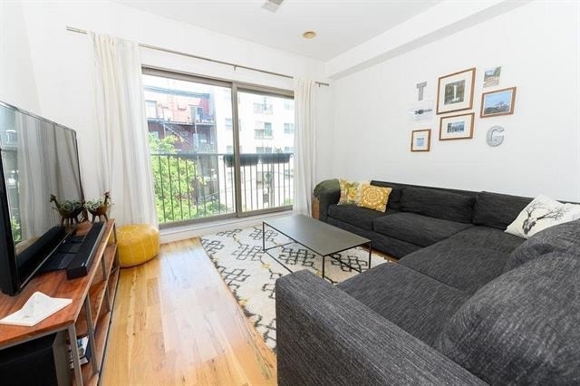 Building Photo - 109 Jackson St Unit 3F Rental
