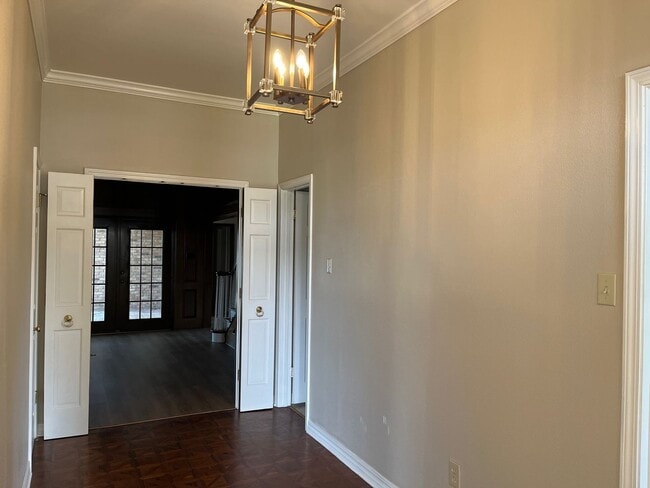 Photo - Beautiful Town South 4BR/4BA