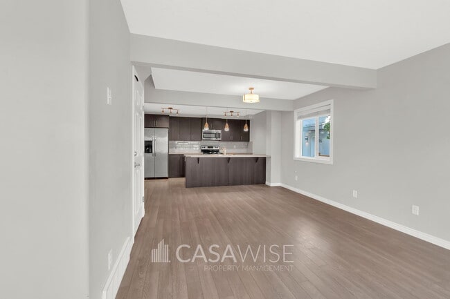 Photo - 11309-11379 79 Ave NW