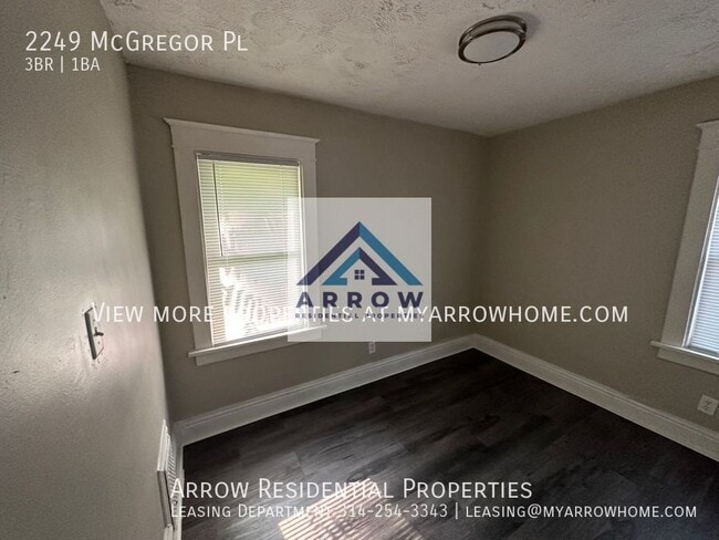Photo - 2249 Mcgregor Pl