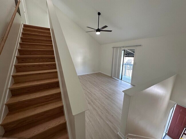 Photo - 801 Burcale Rd